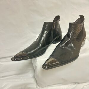 Zota Unique Men’s Black Leather Ankle Boot w/Chrome Accents